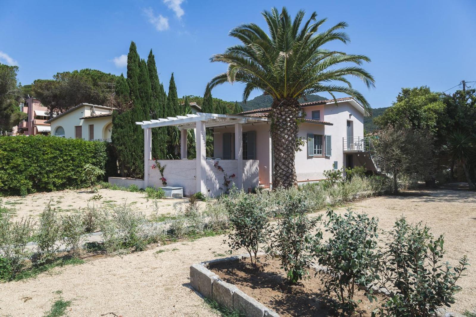 Hotel Delfino Procchio  Exterior photo